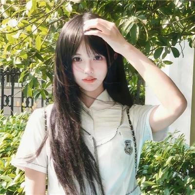 逐月之月海报